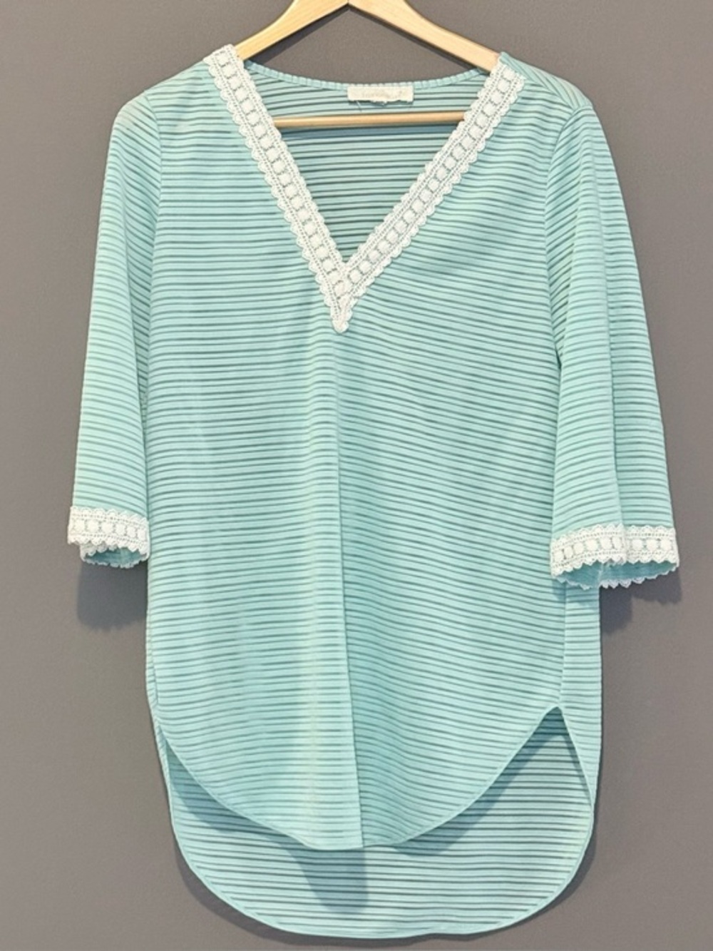 Francesca’s Boutique Lace Trim Striped Tunic Top Aqua Blue swim coverup S/M